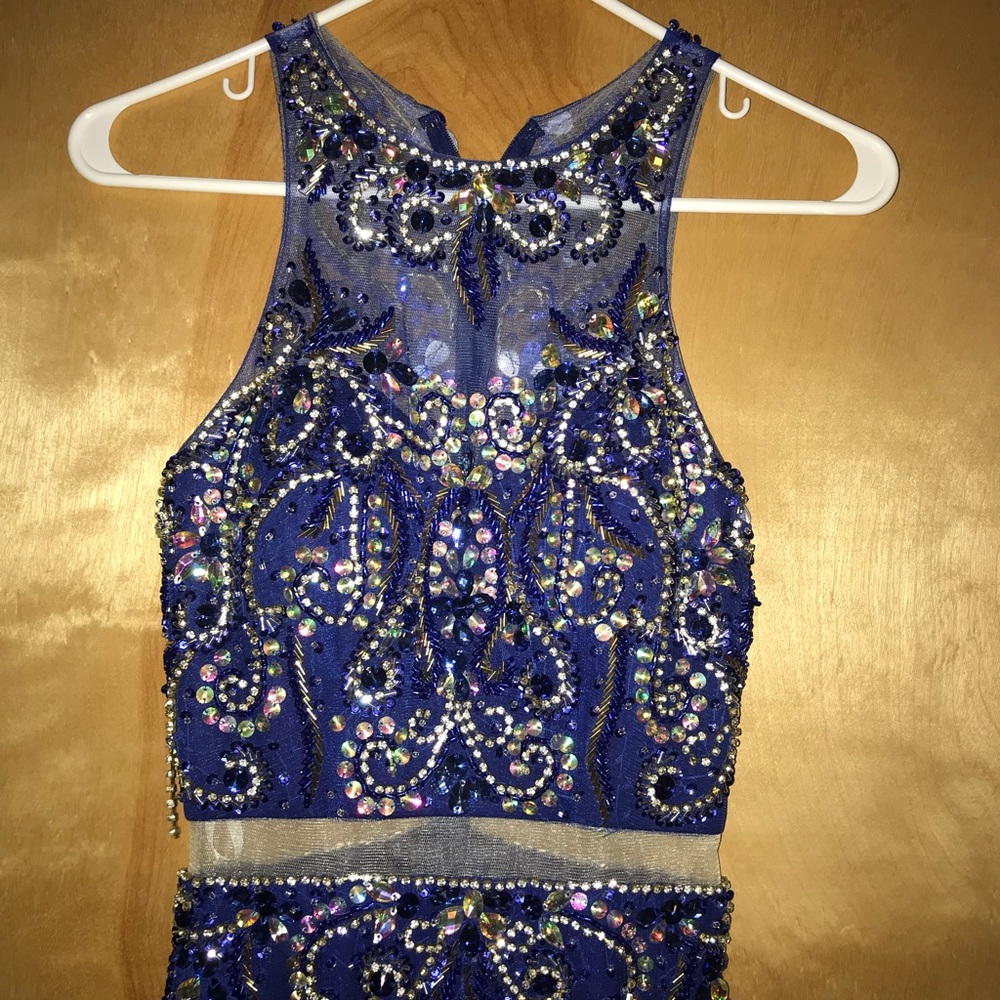 Prom Dress - Picture 2 of 8